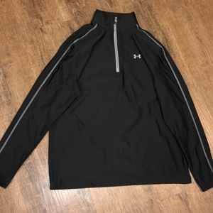 Black under armour light weight pullover
